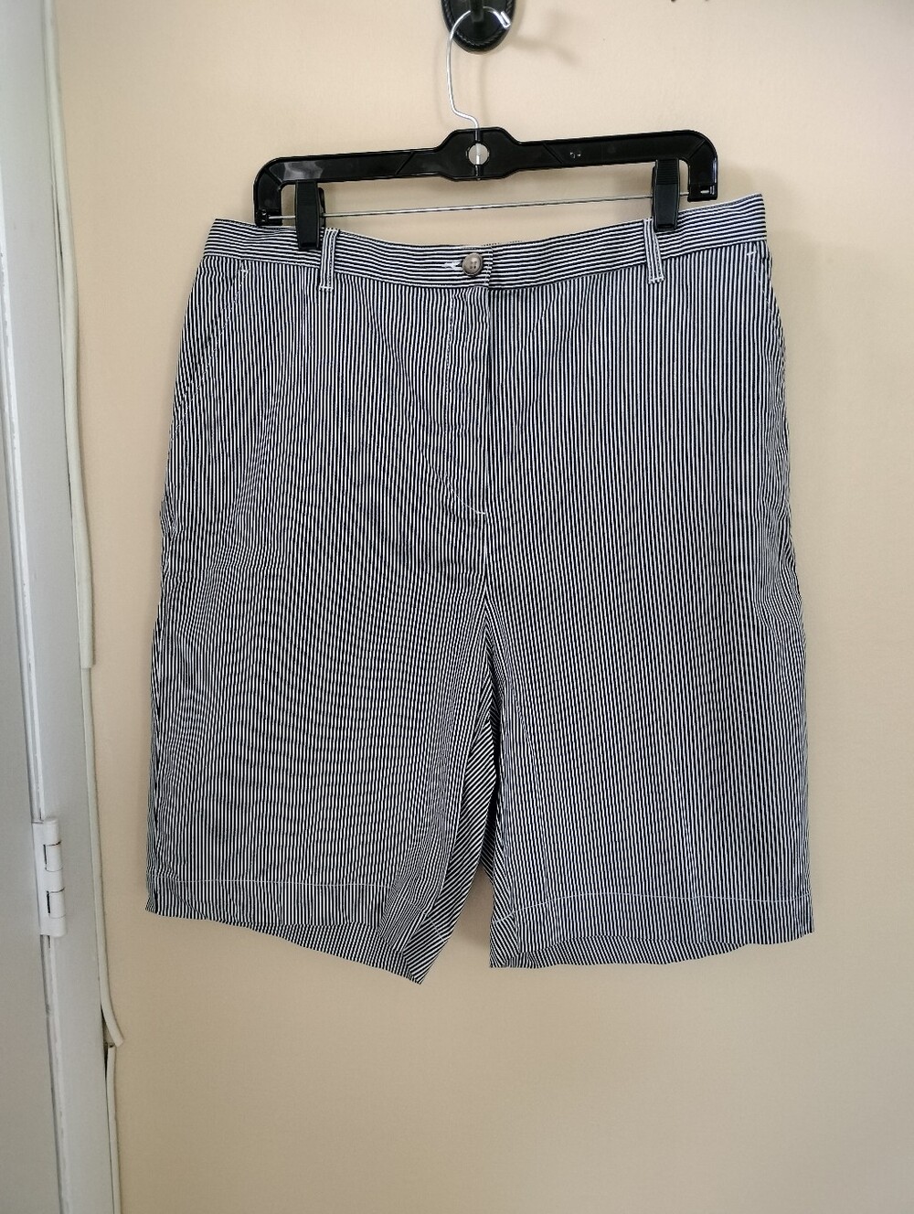 Lands End Black White Striped Cotton Blend Bermuda Shorts 16 Vacation Stretch